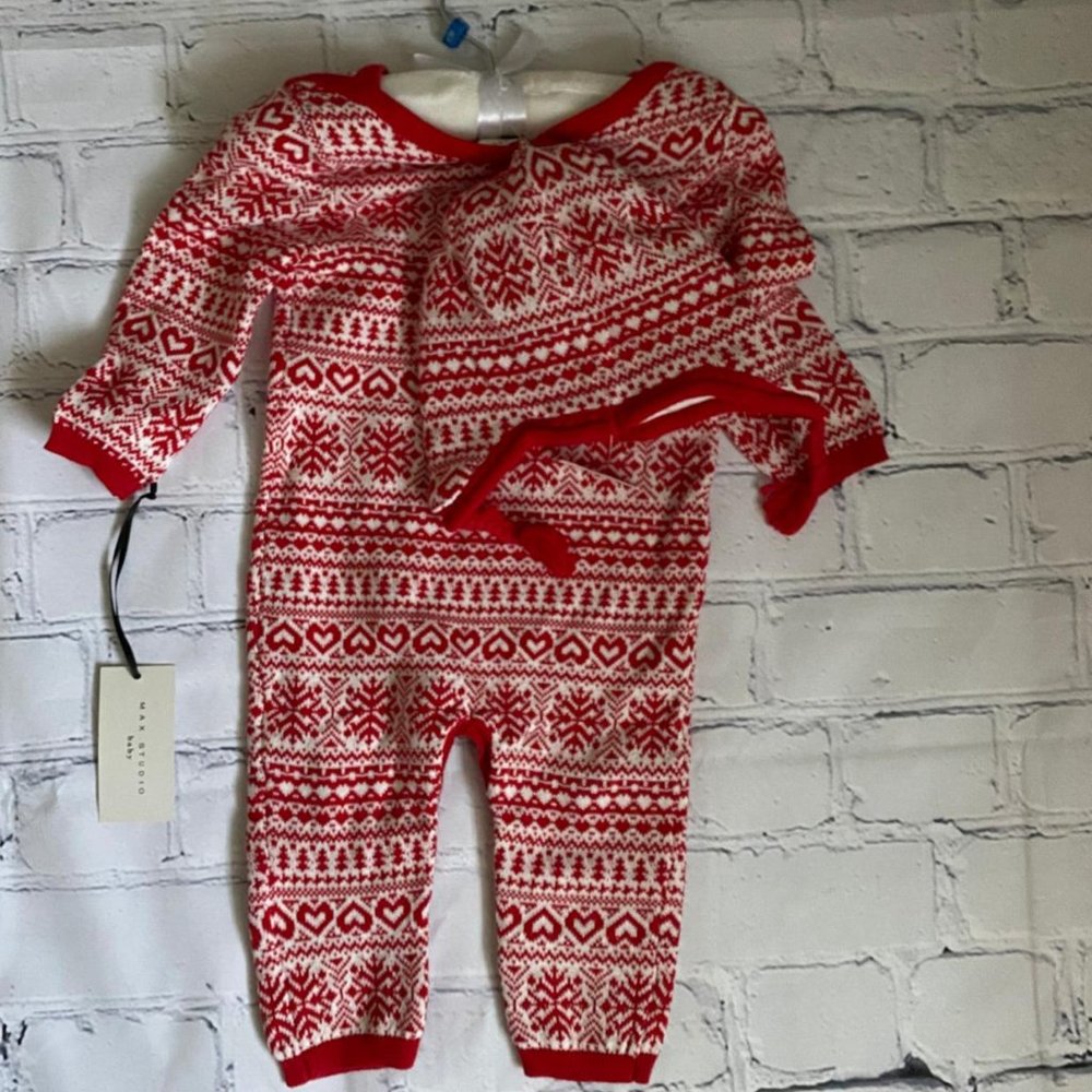 Max Studio Baby 2 piece Christmas Onesie with Matching Hat
